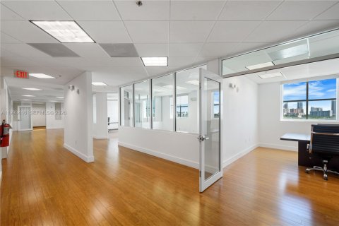 Immobilier commercial à vendre à North Miami Beach, Floride № 2255774 - photo 9