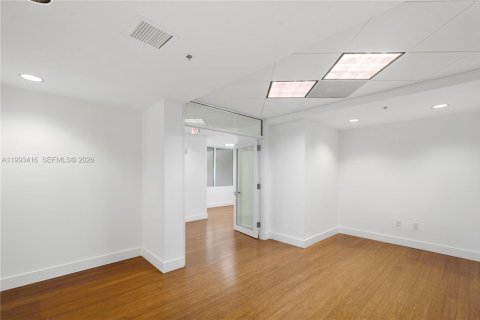 Immobilier commercial à vendre à North Miami Beach, Floride № 2255774 - photo 24