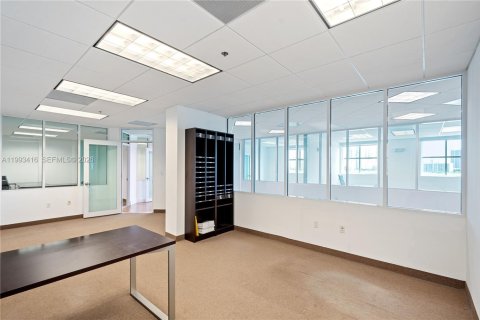 Immobilier commercial à vendre à North Miami Beach, Floride № 2255774 - photo 18