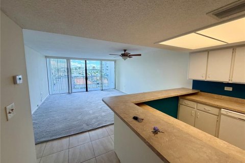 Copropriété à louer à Treasure Island, Floride: 1 chambre, 82.22 m2 № 2412531 - photo 3