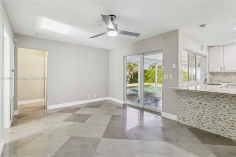 House in Pompano Beach, Florida 3 bedrooms, 165.09 sq.m. № 1940439 - photo 22