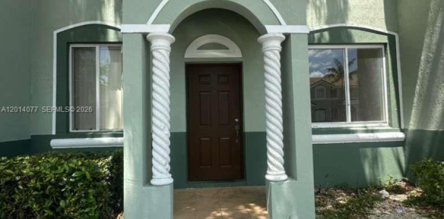 Condo in Homestead, Florida, 3 bedrooms № 2076159
