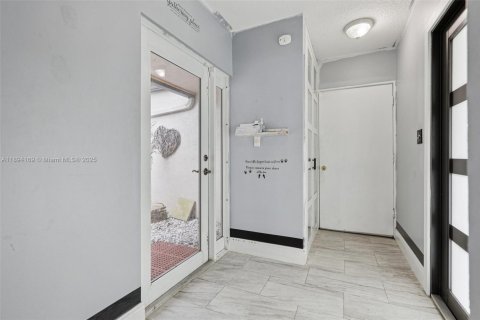 Villa ou maison à vendre à Sunrise, Floride: 3 chambres, 134.71 m2 № 1951246 - photo 7