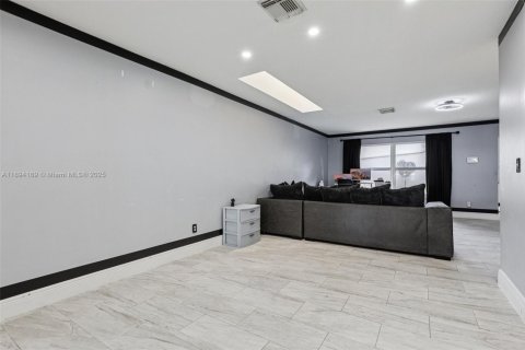 Villa ou maison à vendre à Sunrise, Floride: 3 chambres, 134.71 m2 № 1951246 - photo 11