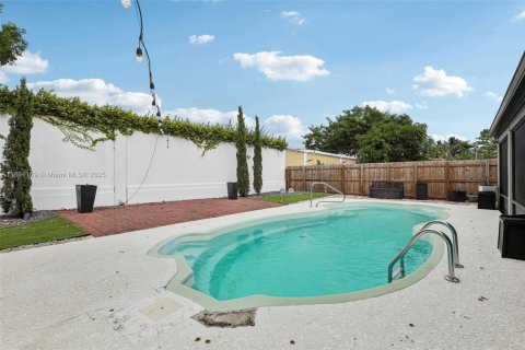 Villa ou maison à vendre à Sunrise, Floride: 3 chambres, 134.71 m2 № 1951246 - photo 5