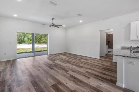 House in Eustis, Florida 4 bedrooms, 152.73 sq.m. № 1742846 - photo 5
