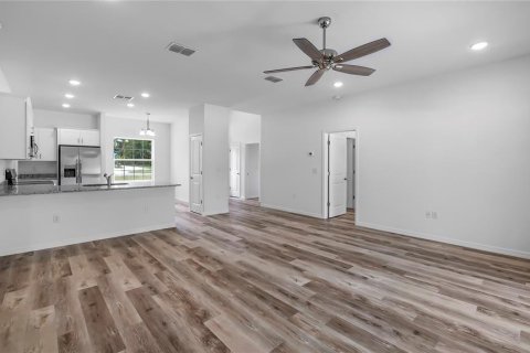 House in Eustis, Florida 4 bedrooms, 152.73 sq.m. № 1742846 - photo 8