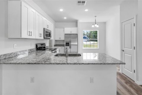 House in Eustis, Florida 4 bedrooms, 152.73 sq.m. № 1742846 - photo 12