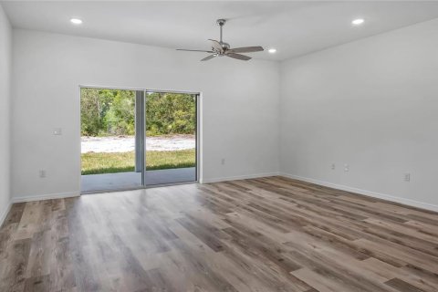 House in Eustis, Florida 4 bedrooms, 152.73 sq.m. № 1742846 - photo 4