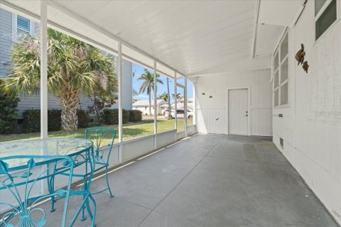 House in Punta Gorda, Florida 4 bedrooms, 141.86 sq.m. № 1826209 - photo 23