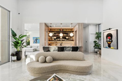 House in Plantation, Florida 5 bedrooms, 513.75 sq.m. № 2020059 - photo 13