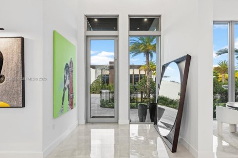 House in Plantation, Florida 5 bedrooms, 513.75 sq.m. № 2020059 - photo 9