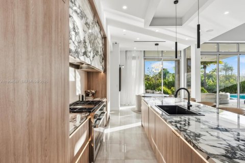 House in Plantation, Florida 5 bedrooms, 513.75 sq.m. № 2020059 - photo 29