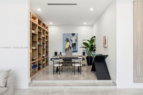 House in Plantation, Florida 5 bedrooms, 513.75 sq.m. № 2020059 - photo 19