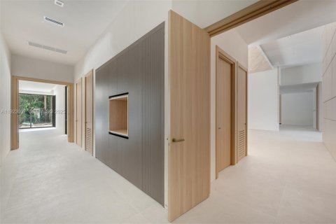 Casa en venta en Pinecrest, Florida, 7 dormitorios, 679.12 m2 № 1982579 - foto 10