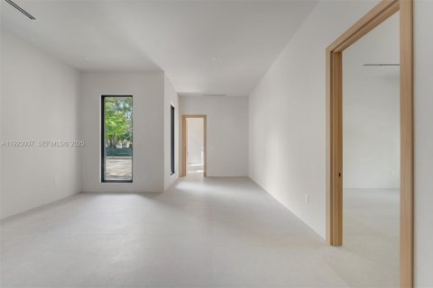 Casa en venta en Pinecrest, Florida, 7 dormitorios, 679.12 m2 № 1982579 - foto 15