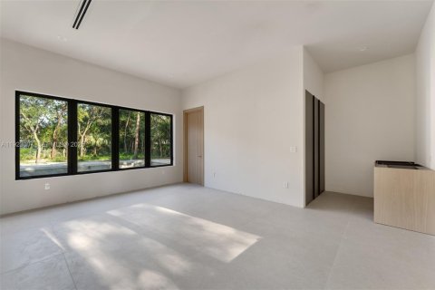 Casa en venta en Pinecrest, Florida, 7 dormitorios, 679.12 m2 № 1982579 - foto 8