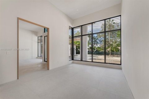 Casa en venta en Pinecrest, Florida, 7 dormitorios, 679.12 m2 № 1982579 - foto 4