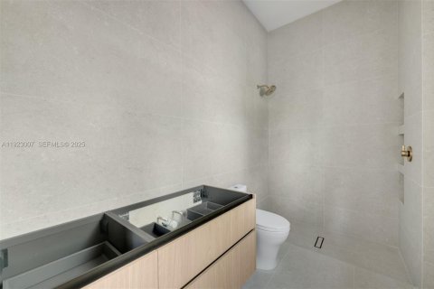 Casa en venta en Pinecrest, Florida, 7 dormitorios, 679.12 m2 № 1982579 - foto 19