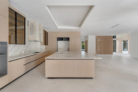 Casa en venta en Pinecrest, Florida, 7 dormitorios, 679.12 m2 № 1982579 - foto 7