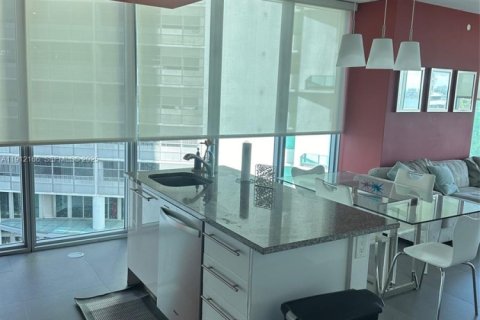 Copropriété à louer à Miami, Floride: 2 chambres, 123.28 m2 № 2053572 - photo 2