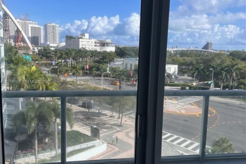 Copropriété à louer à Miami, Floride: 2 chambres, 123.28 m2 № 2053572 - photo 3