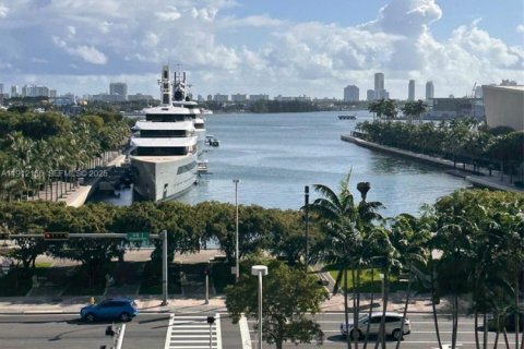 Copropriété à louer à Miami, Floride: 2 chambres, 123.28 m2 № 2053572 - photo 5