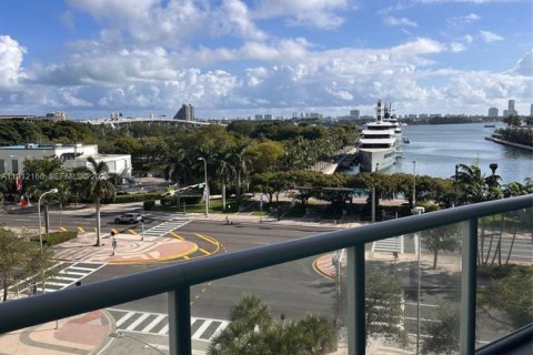 Copropriété à louer à Miami, Floride: 2 chambres, 123.28 m2 № 2053572 - photo 4