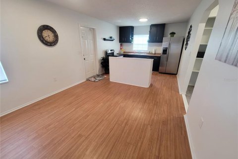 Casa en venta en Tampa, Florida, 3 dormitorios, 91.42 m2 № 1882939 - foto 9