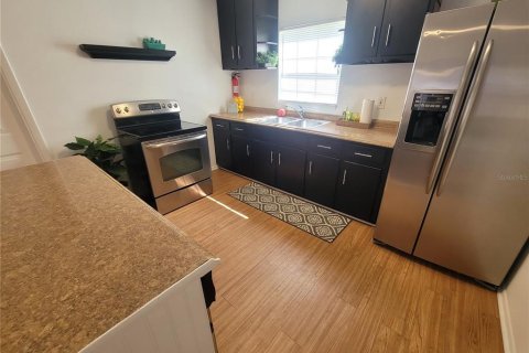 Casa en venta en Tampa, Florida, 3 dormitorios, 91.42 m2 № 1882939 - foto 13