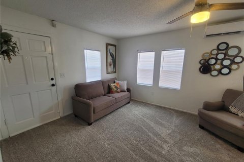 Casa en venta en Tampa, Florida, 3 dormitorios, 91.42 m2 № 1882939 - foto 18