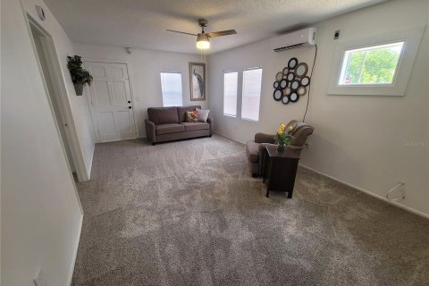 Casa en venta en Tampa, Florida, 3 dormitorios, 91.42 m2 № 1882939 - foto 16