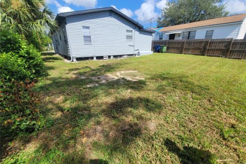 Casa en venta en Tampa, Florida, 3 dormitorios, 91.42 m2 № 1882939 - foto 28