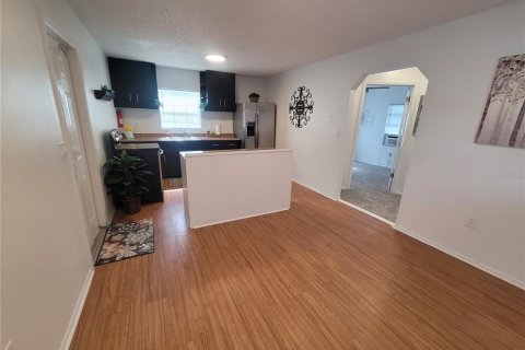 Casa en venta en Tampa, Florida, 3 dormitorios, 91.42 m2 № 1882939 - foto 10