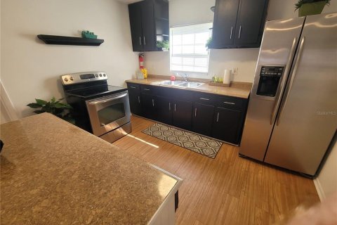 Casa en venta en Tampa, Florida, 3 dormitorios, 91.42 m2 № 1882939 - foto 11