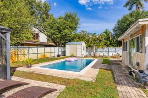 House in Fort Lauderdale, Florida 3 bedrooms, 115.38 sq.m. № 2013228 - photo 21