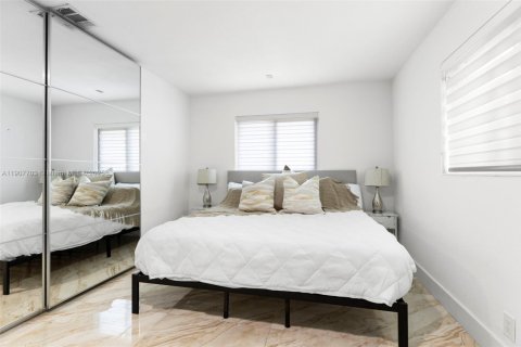 House in Fort Lauderdale, Florida 3 bedrooms, 115.38 sq.m. № 2013228 - photo 10