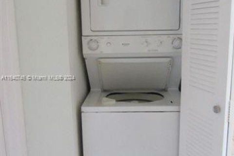 Condominio en venta en Miami, Florida, 1 dormitorio, 73.95 m2 № 1937348 - foto 16