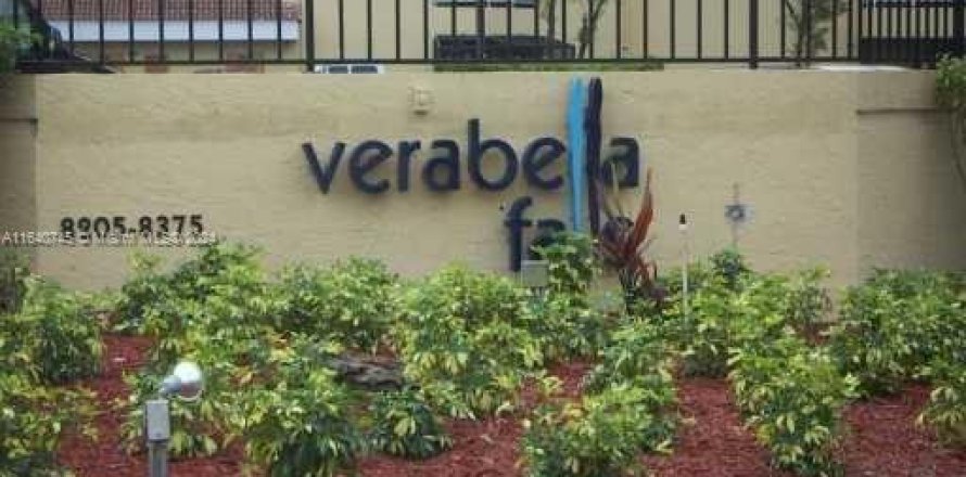 Condominio en Miami, Florida, 1 dormitorio  № 1937348