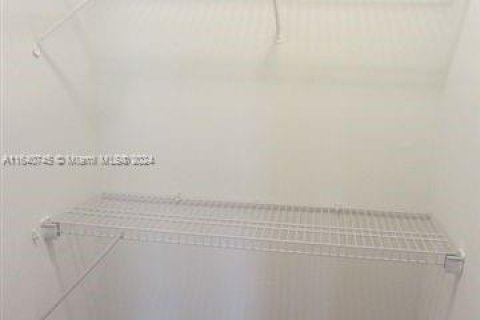 Condominio en venta en Miami, Florida, 1 dormitorio, 73.95 m2 № 1937348 - foto 13