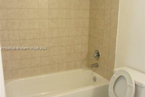 Condominio en venta en Miami, Florida, 1 dormitorio, 73.95 m2 № 1937348 - foto 14