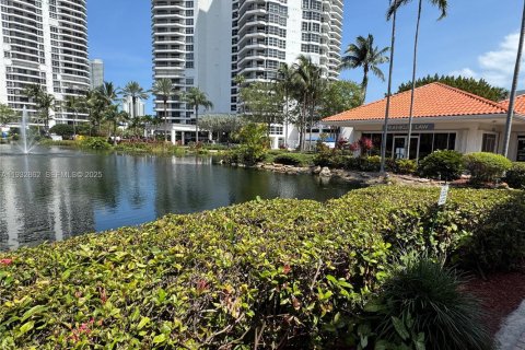 Снять в аренду кондоминиум в Авентура, Флорида 2 спальни, 109.72м2, № 1991683 - фото 30