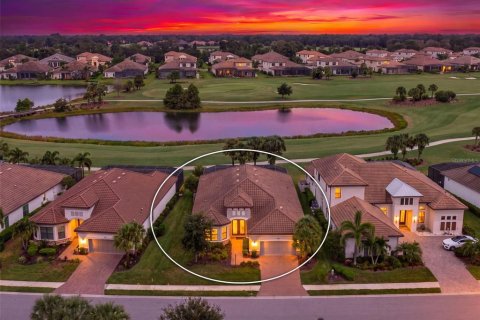 Casa en Bradenton, Florida 3 dormitorios, 283.91 m2 № 2333998