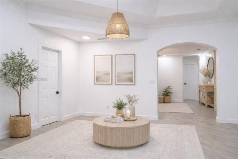 House in Oakland Park, Florida 5 bedrooms, 155.05 sq.m. № 2029906