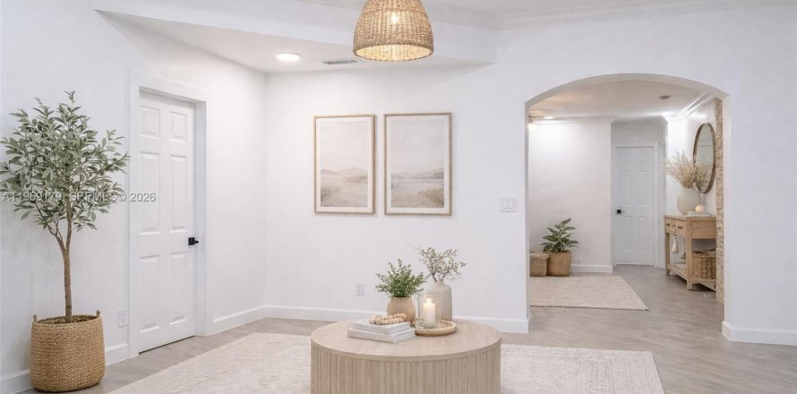 House in Oakland Park, Florida 5 bedrooms, 155.05 sq.m. № 2029906