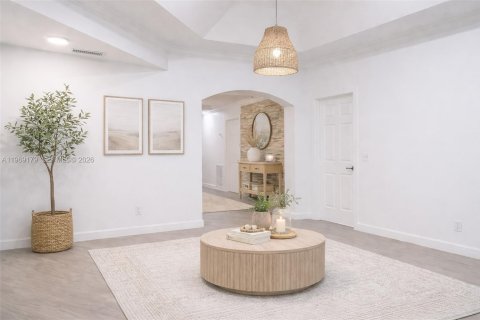 House in Oakland Park, Florida 5 bedrooms, 155.05 sq.m. № 2029906 - photo 3