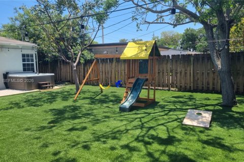 Casa en venta en Oakland Park, Florida, 3 dormitorios, 109.44 m2 № 2019850 - foto 17