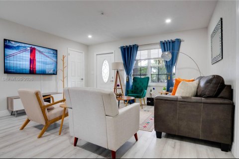 Casa en venta en Oakland Park, Florida, 3 dormitorios, 109.44 m2 № 2019850 - foto 5