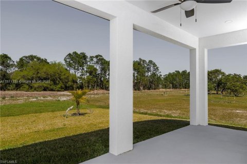 House in Lehigh Acres, Florida 3 bedrooms № 1979540 - photo 24