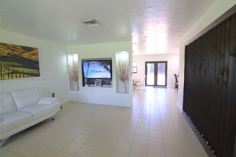 Купить виллу или дом в Хомстед, Флорида 3 спальни, 196.49м2, № 1871704 - фото 8